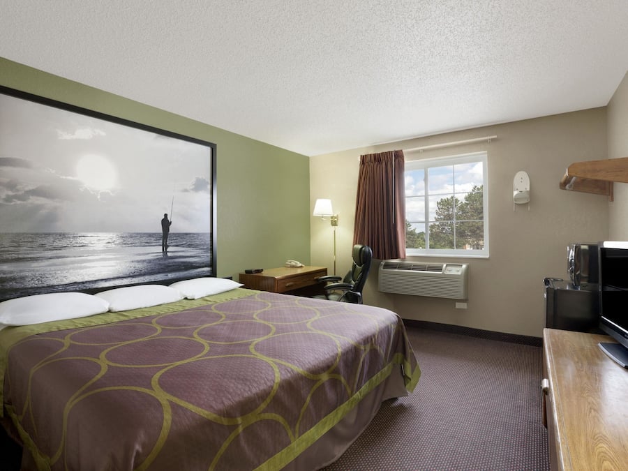 Schreibtisch, Bügeleisen/Bügelbrett, kostenlose Babybetten