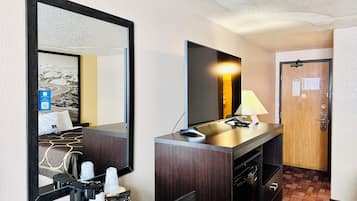 Desk, blackout drapes, free WiFi, bed sheets