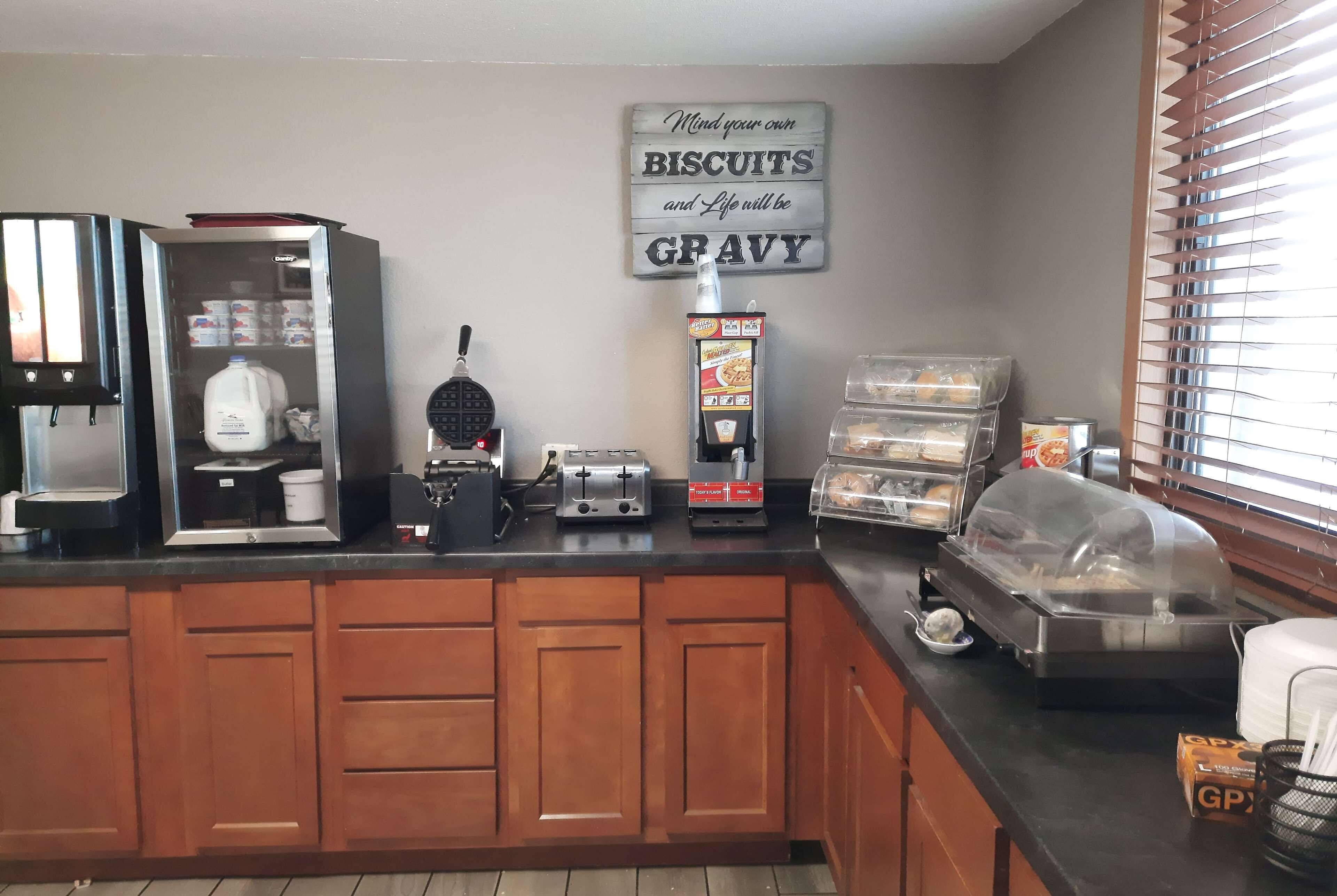 Free daily continental breakfast