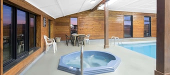 Super 8 by Wyndham Watertown