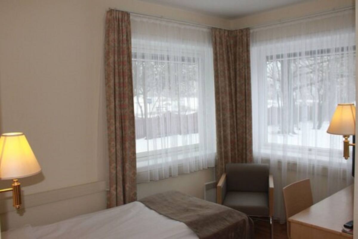 Single Room | In-room safe, desk, soundproofing, WiFi (free)