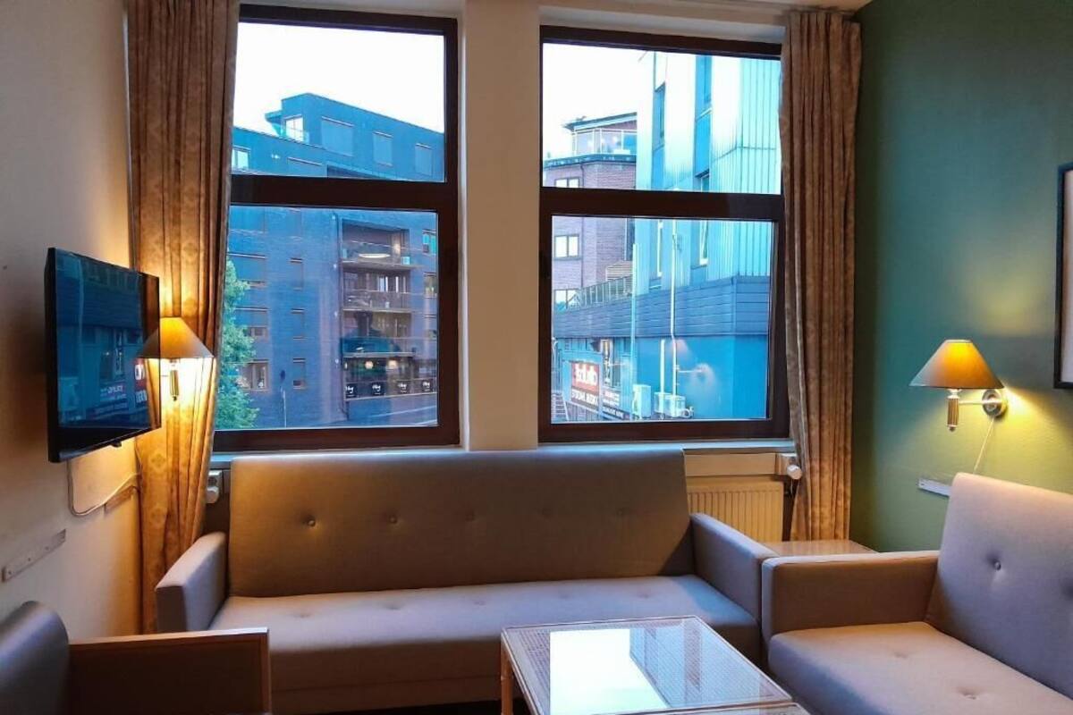 Family Room | In-room safe, desk, soundproofing, WiFi (free)