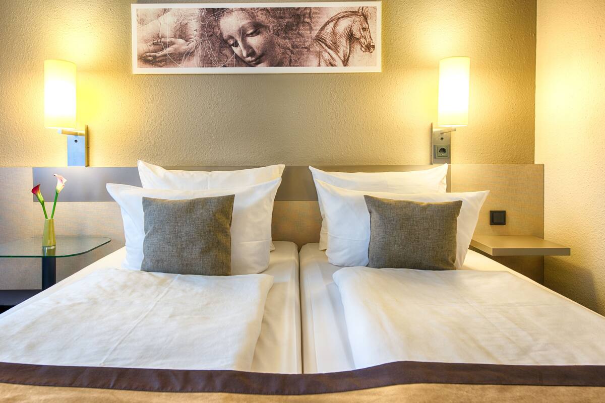 comfort room | in-room safe, desk, free cots/infant beds, free wifi