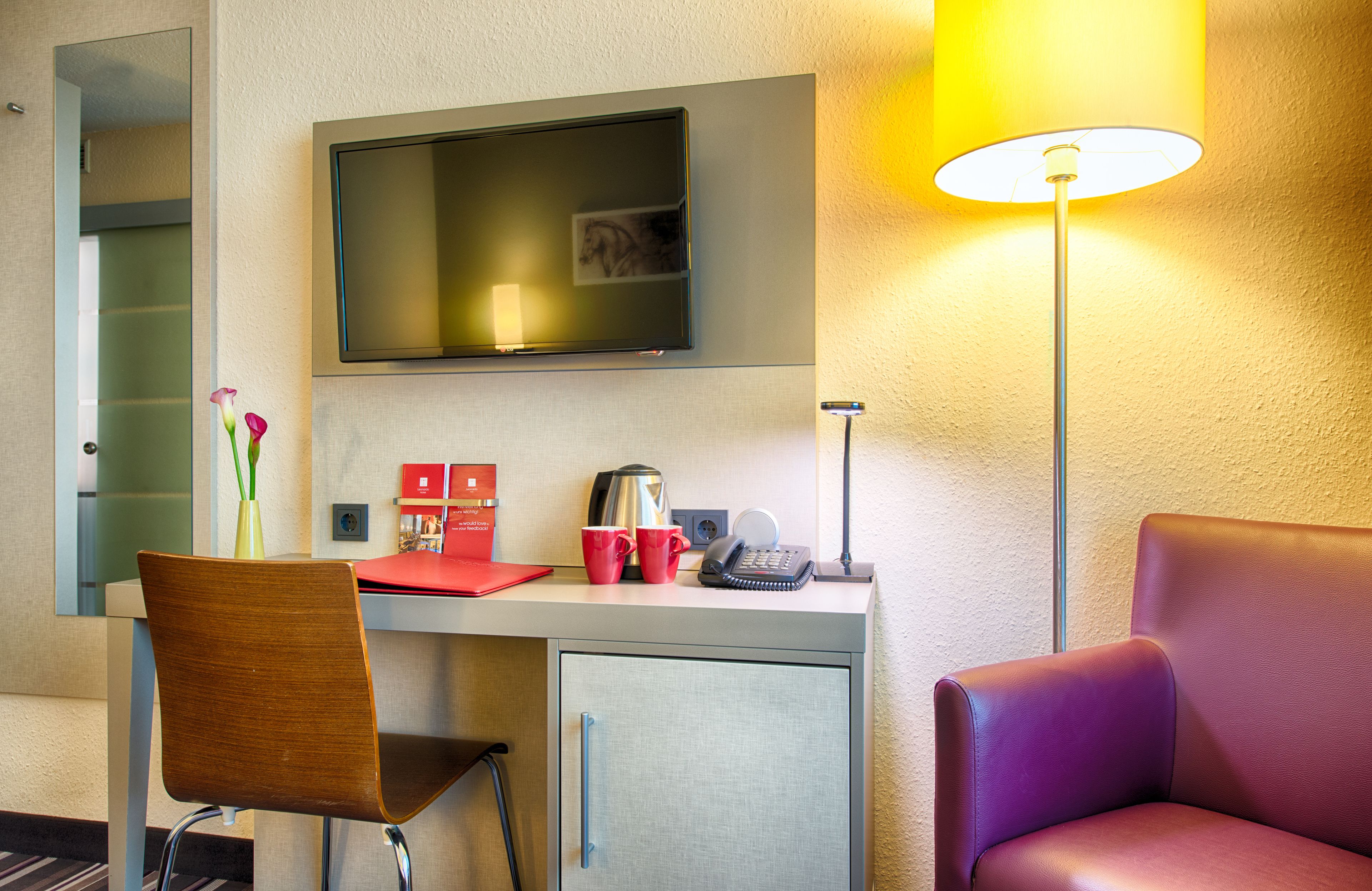comfort room | in-room safe, desk, free cots/infant beds, free wifi
