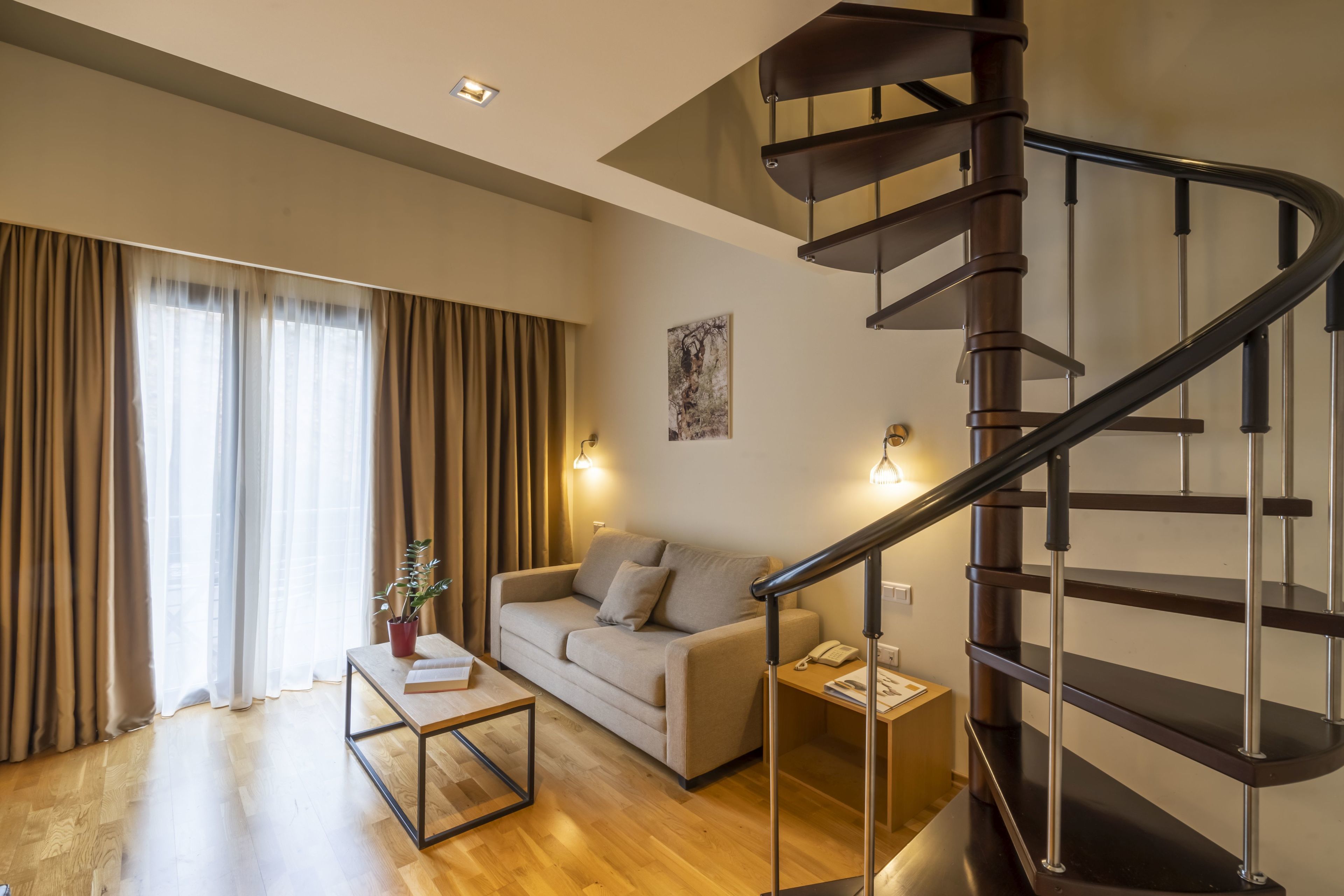 executive suite | living area | lcd tv