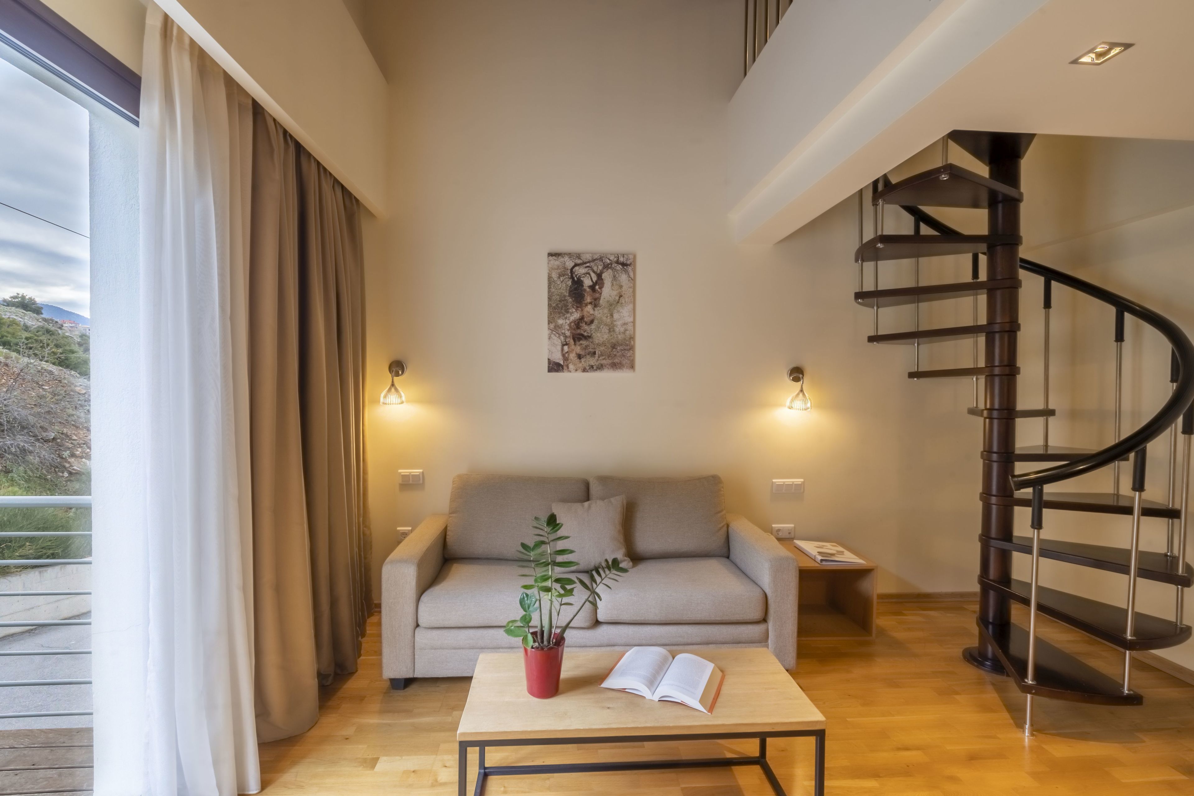 executive suite | living area | lcd tv