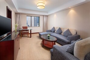 Minibar, két bảo mật tại phòng, bàn, màn/rèm cản sáng 