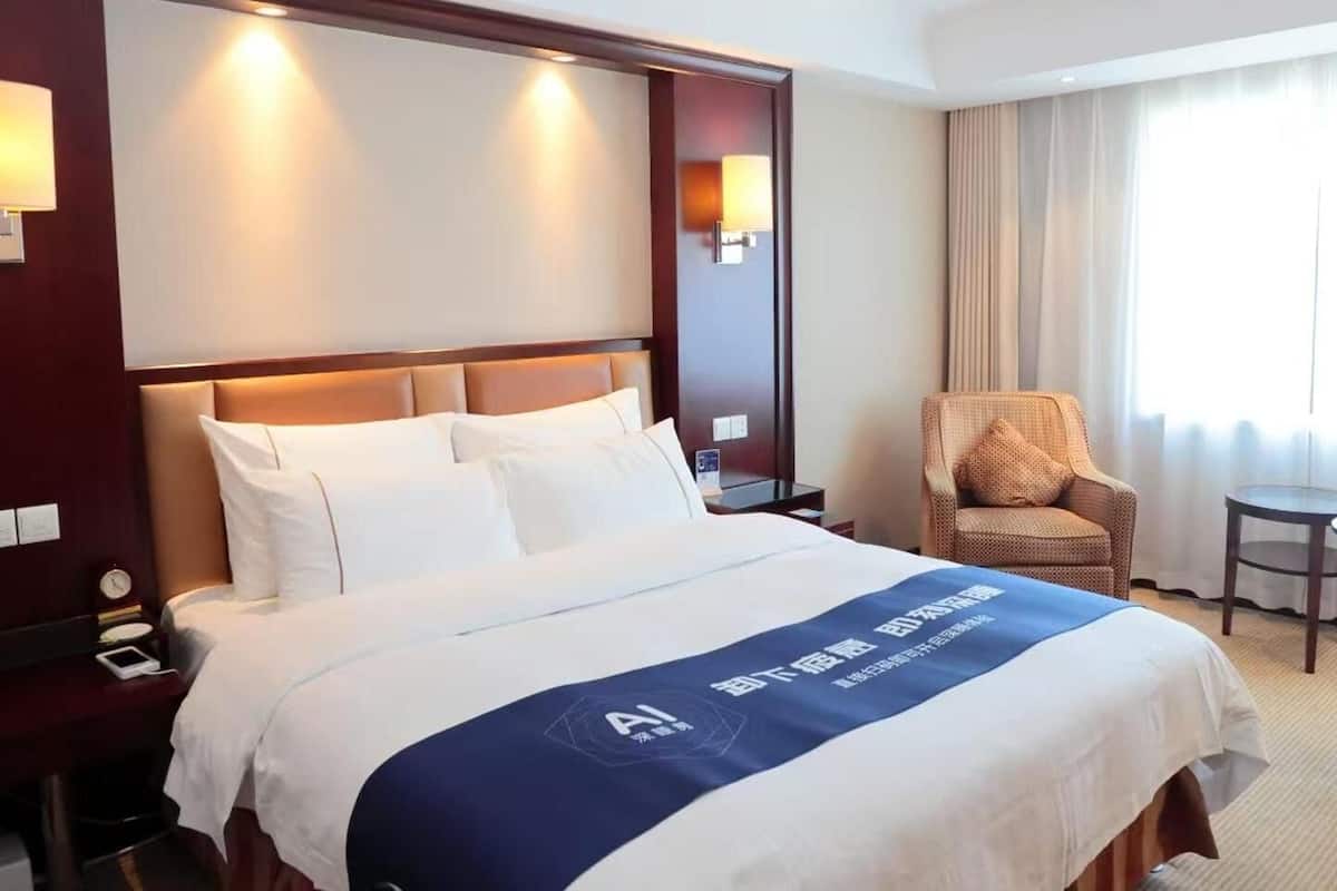 1 bedroom, minibar, in-room safe, desk