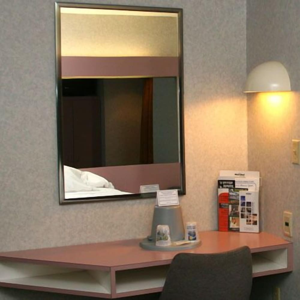 CenterWay Hotel by null