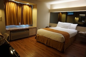 Comfort Single Room, 1 Queen Bed, Non Smoking | Desk, iron/ironing board, free WiFi, bed sheets