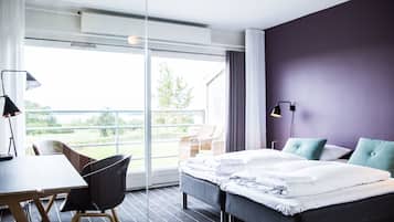 Familieværelse - havudsigt | Premium-sengetøj, skrivebord, mørklægningsgardiner