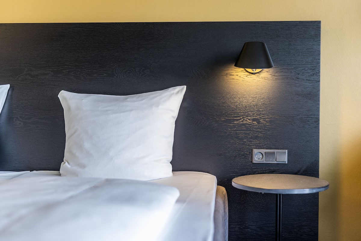 1 bedroom, premium bedding, desk, blackout curtains