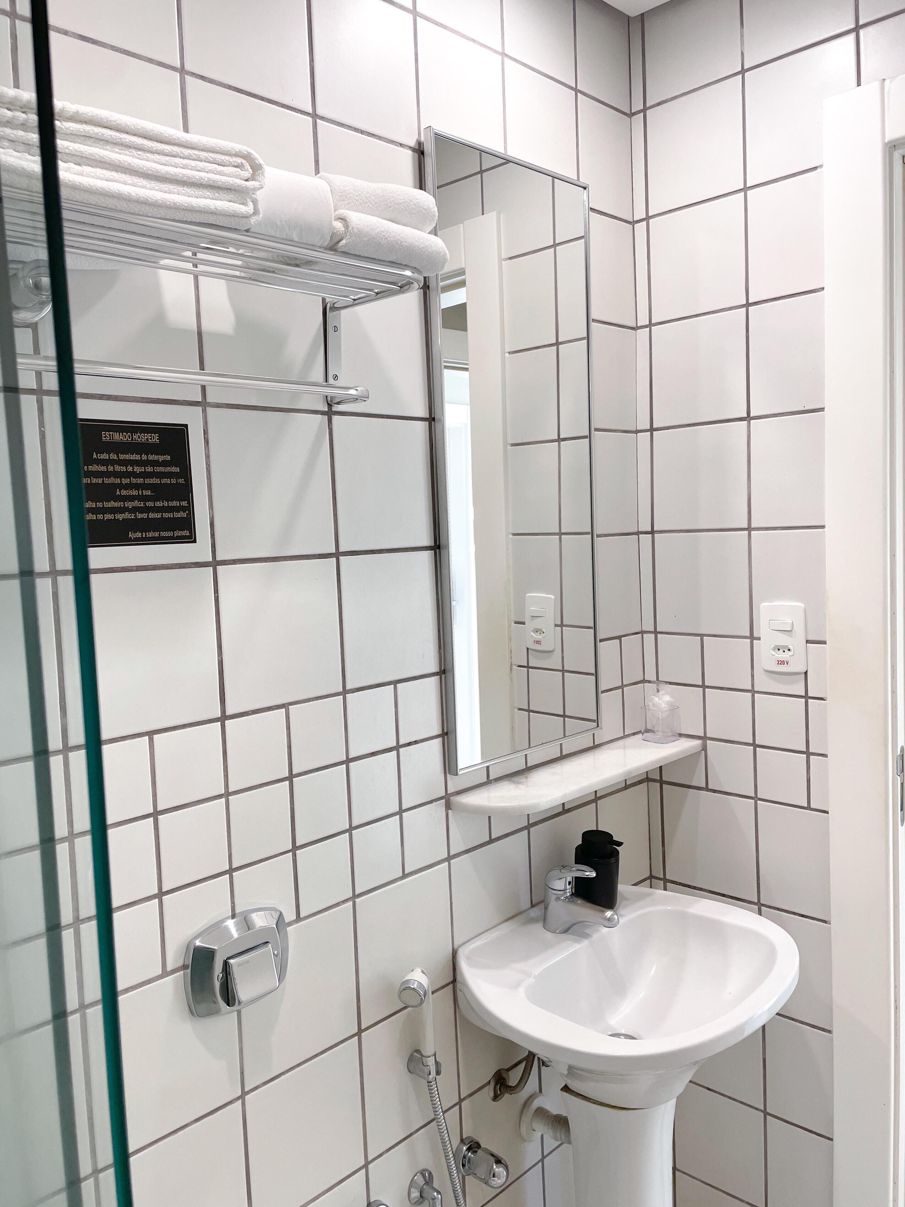 shower, free toiletries, towels