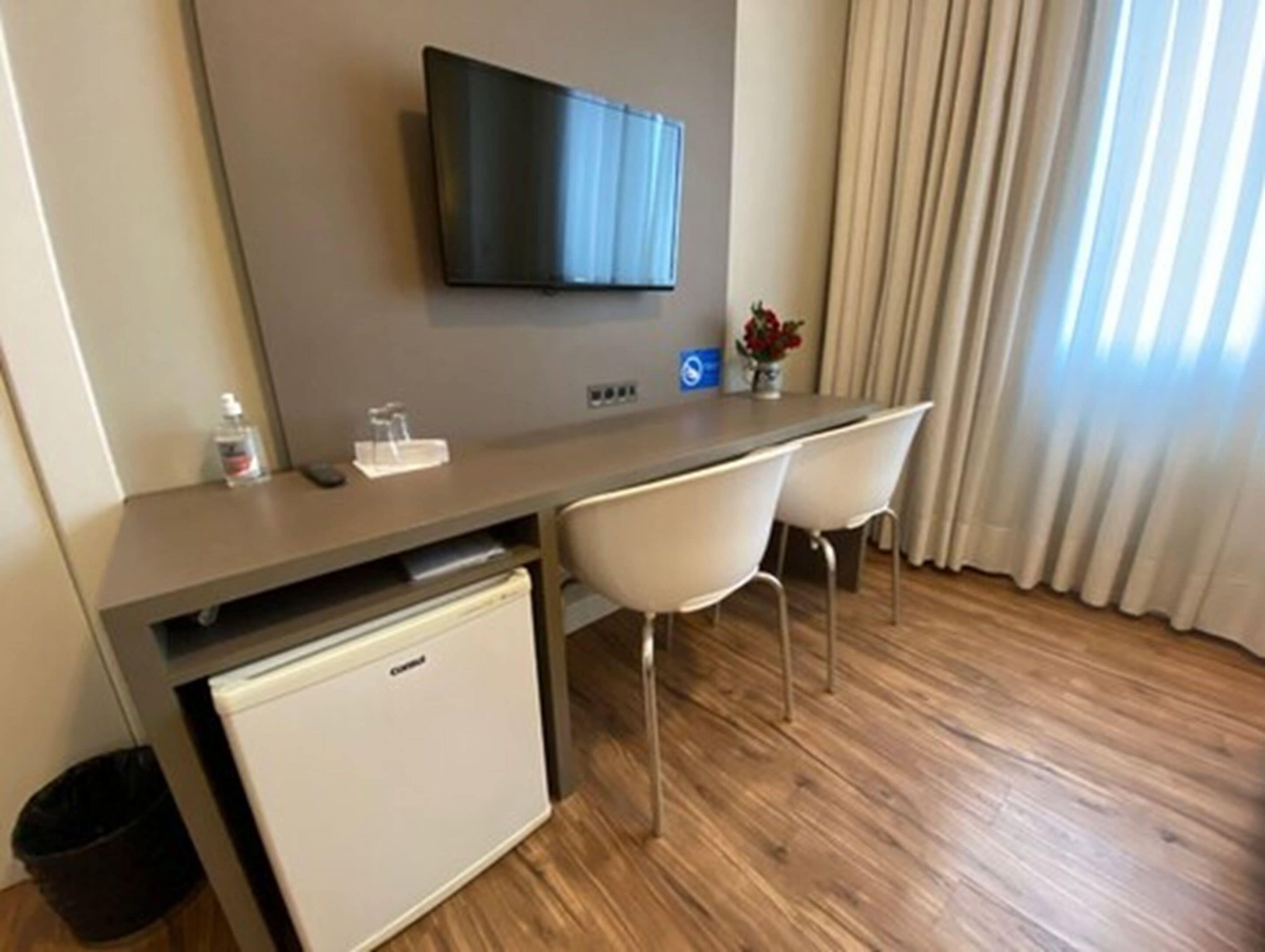 luxury triple room | room amenity