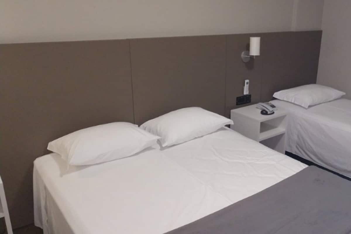 Ropa de cama de alta calidad y minibar