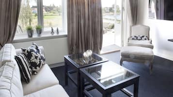 Suite – basic | Oppholdsrom | Flatskjerm-TV
