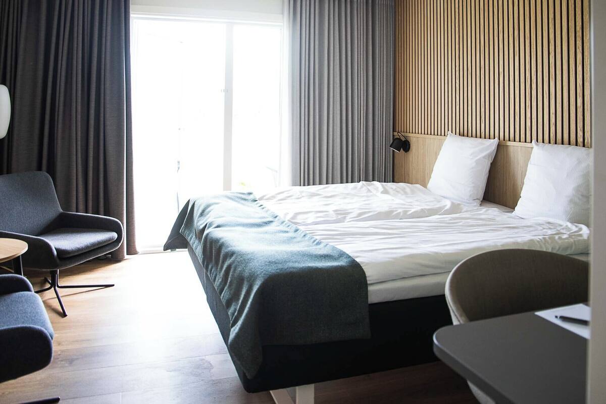 standard double room | 1 bedroom, premium bedding, laptop workspace, blackout curtains