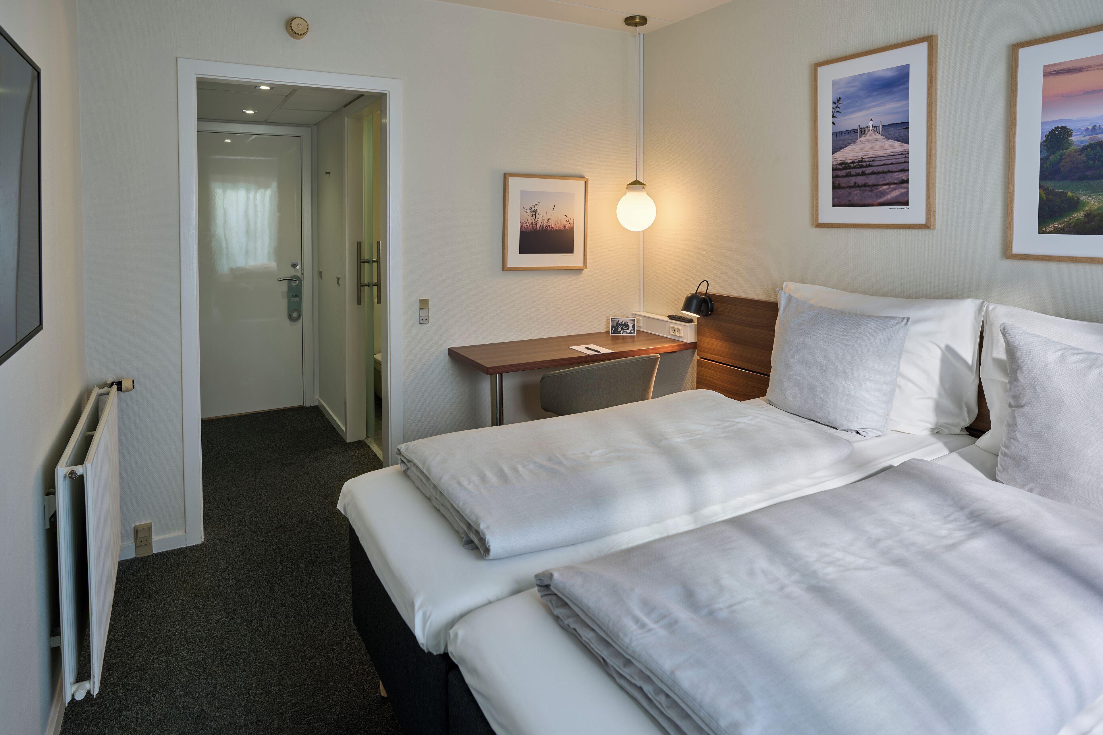 Standard Petit View | Roupas de cama premium, espaço de trabalho para notebook