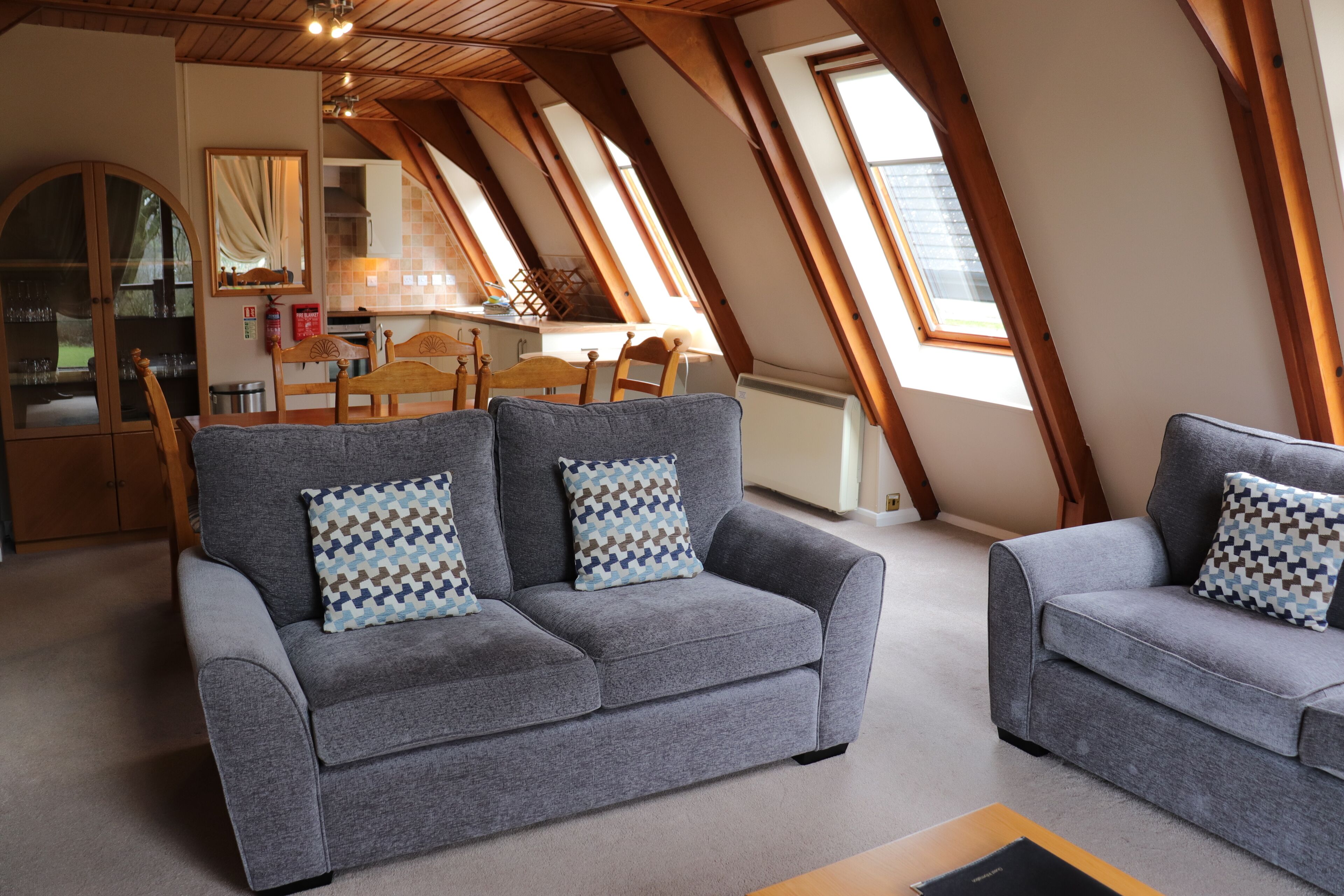 burley lodge - family lodge | living area