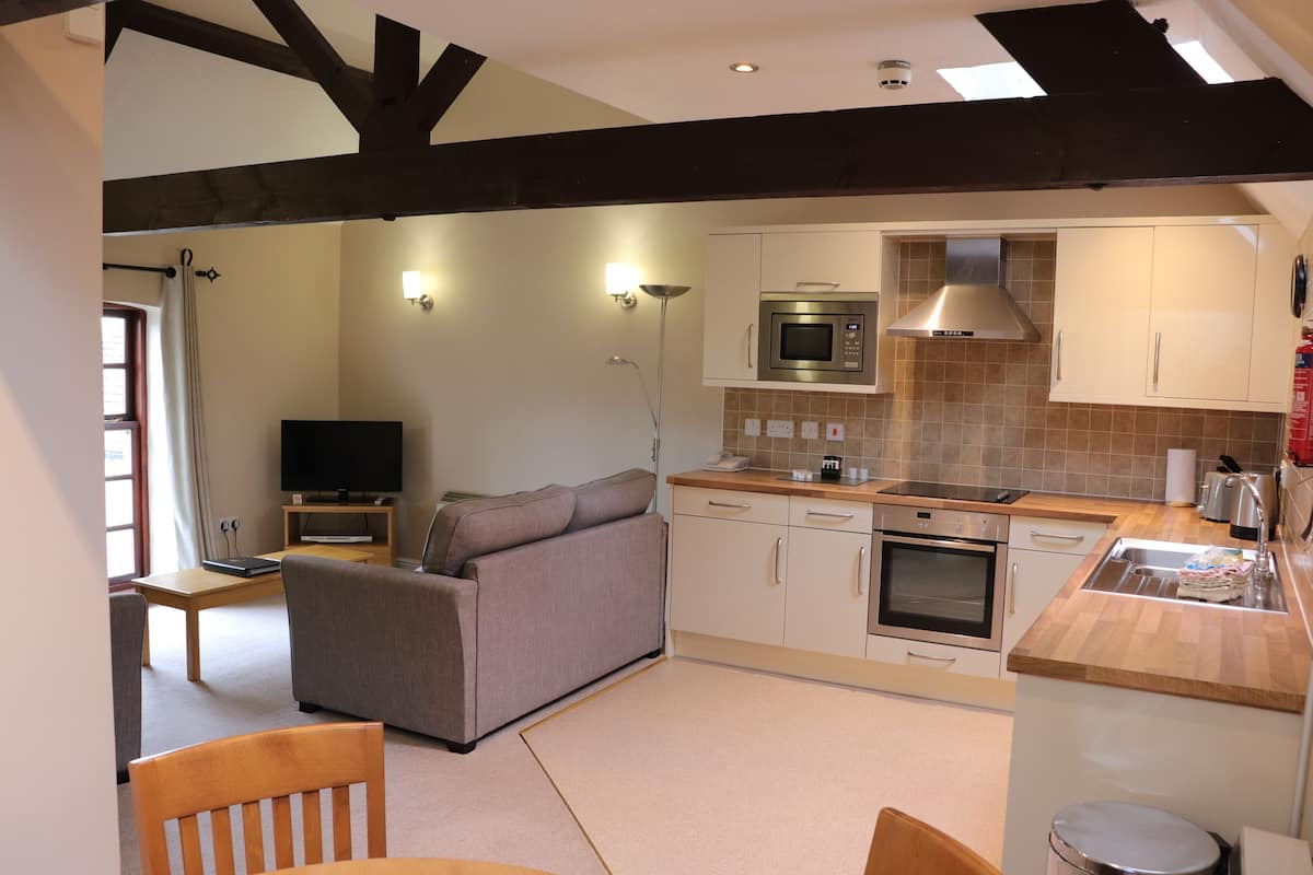 stable mews - two bedroom | 2 bedrooms, egyptian cotton sheets, premium bedding, pillow-top beds