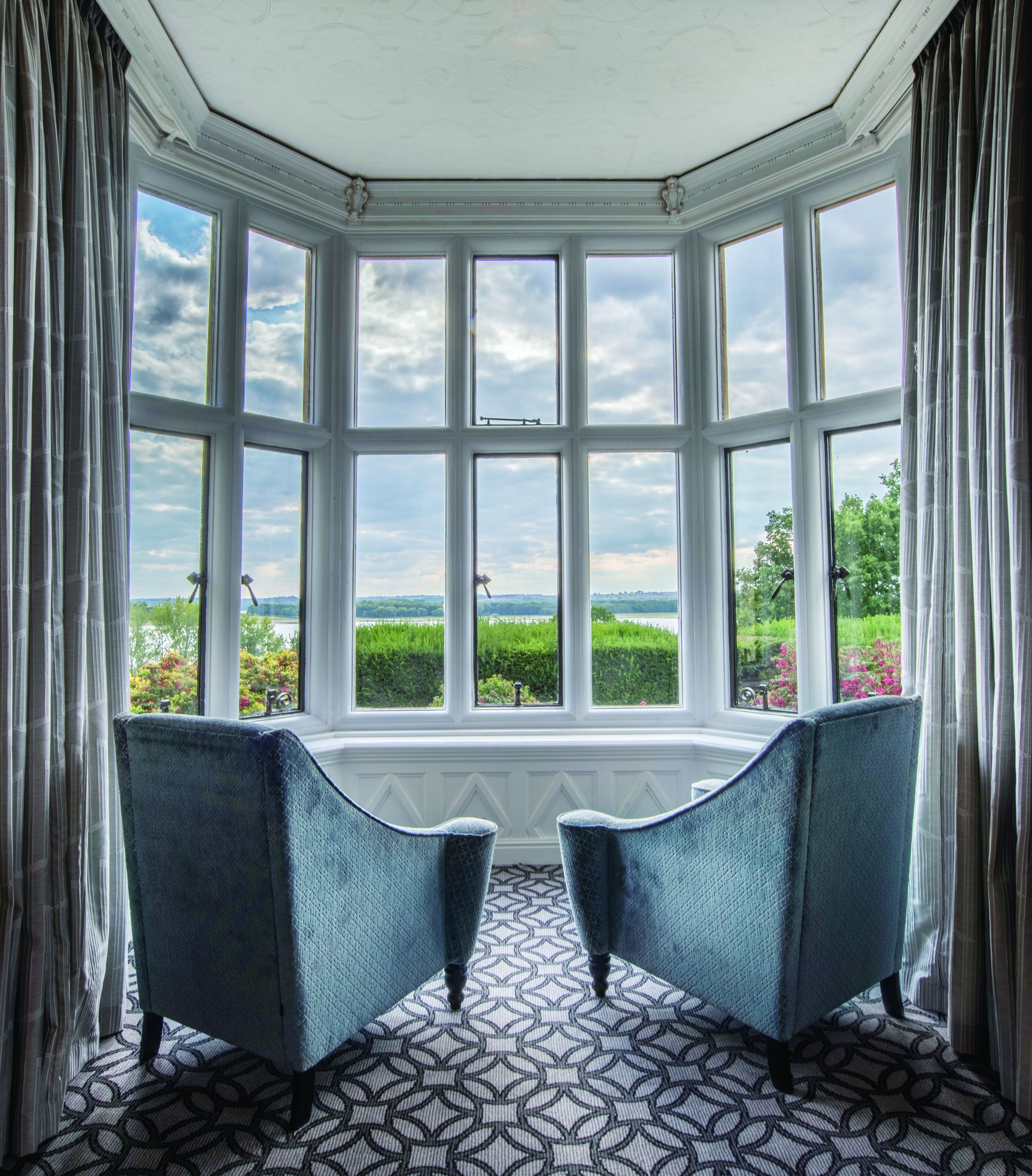 Windor Suite 3 Bedroom Private Hot Tub | Lake view