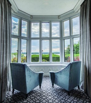 Windor Suite 3 Bedroom Private Hot Tub | Lake view - Rutland Hall Hotel & Spa (Oakham)