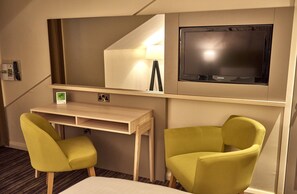 Minibar, in-room safe, desk, laptop workspace
