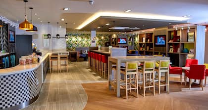 Holiday Inn Northampton West M1, Jct 16 by IHG