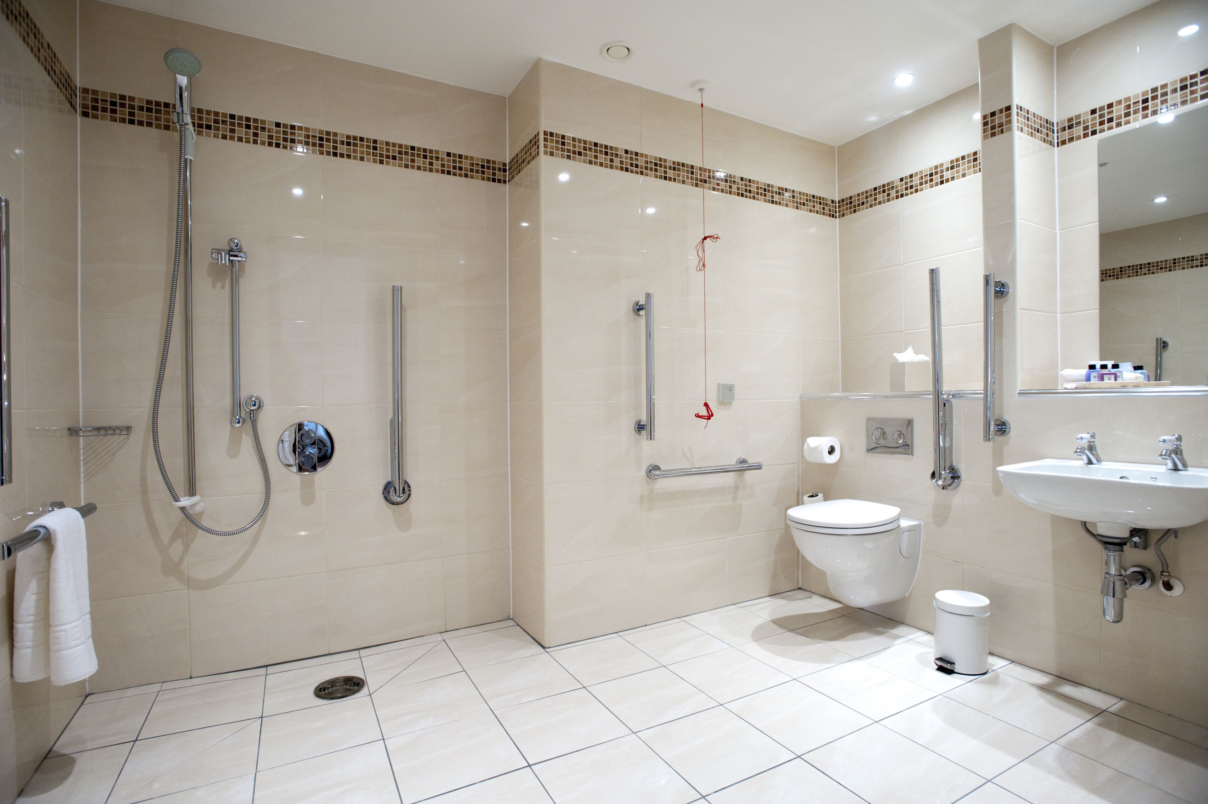 Photo - Macdonald Norwood Hall Hotel