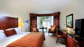 Deluxe Room, 1 Double Bed (Deluxe Double) | Premium bedding, in-room safe, blackout curtains, iron/ironing board