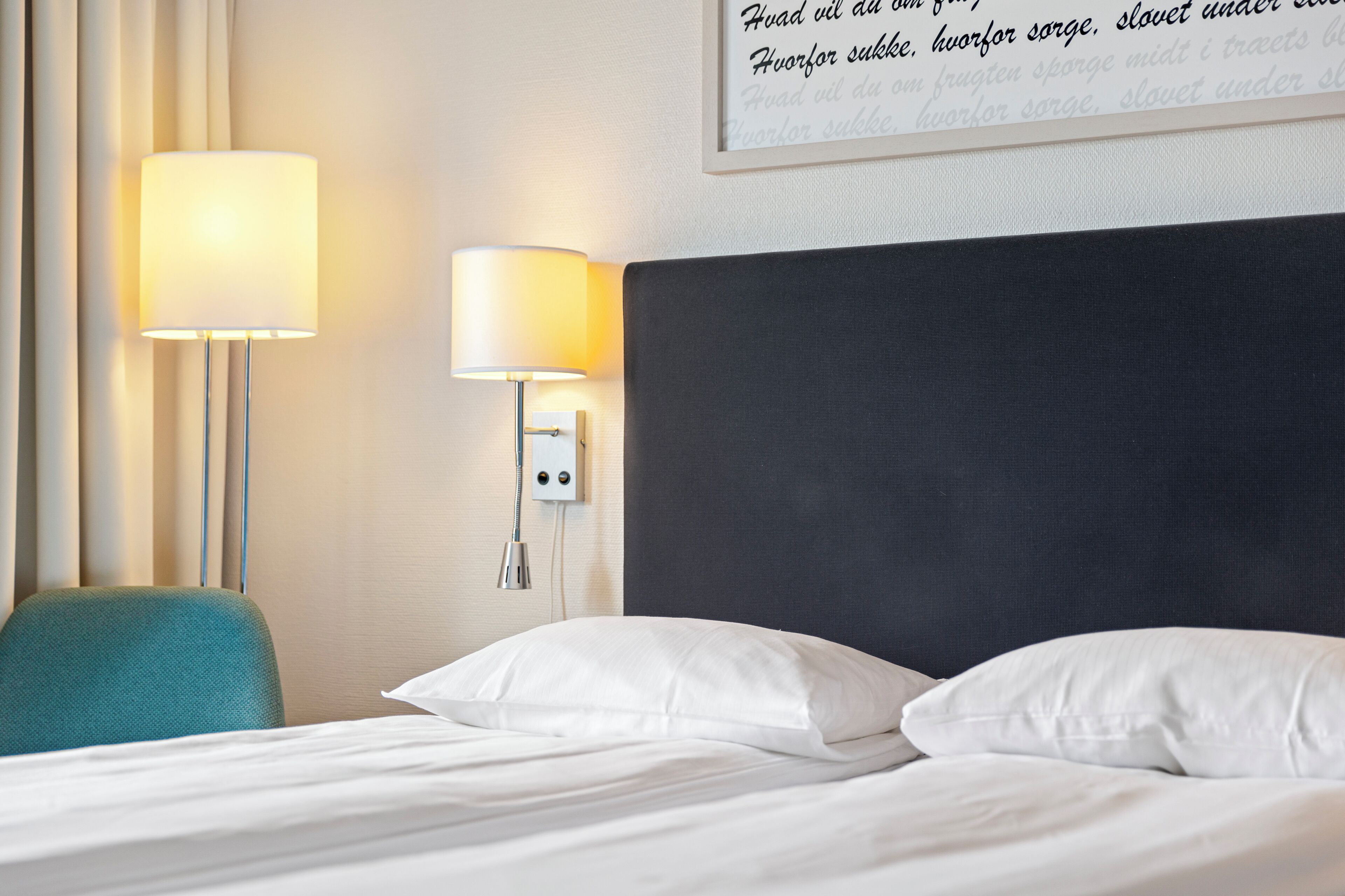Habitación doble estándar, para no fumadores | Escritorio, cunas, wifi gratis y ropa de cama 
