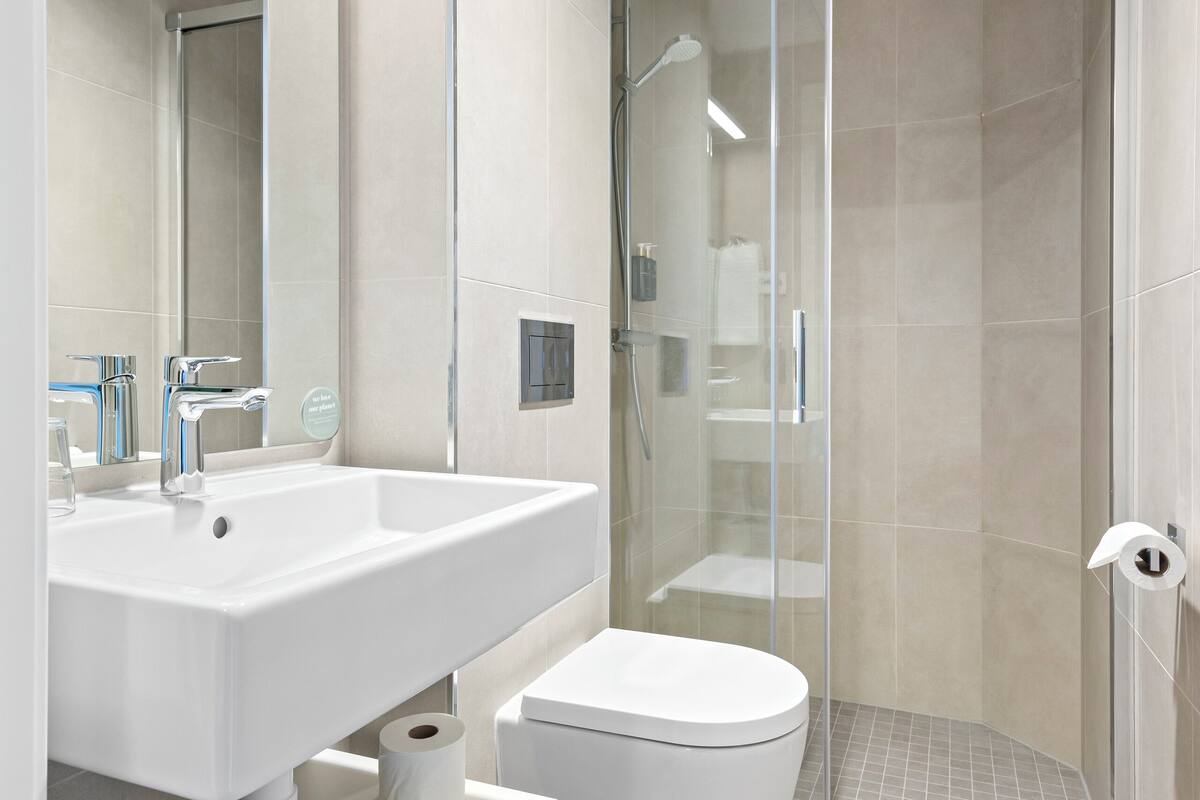 superior room | bathroom | shower, free toiletries, hair dryer, heated floors