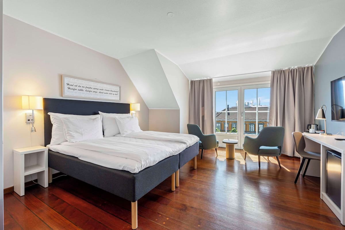 Superior Room | 1 bedroom, desk, cribs/infant beds, free WiFi