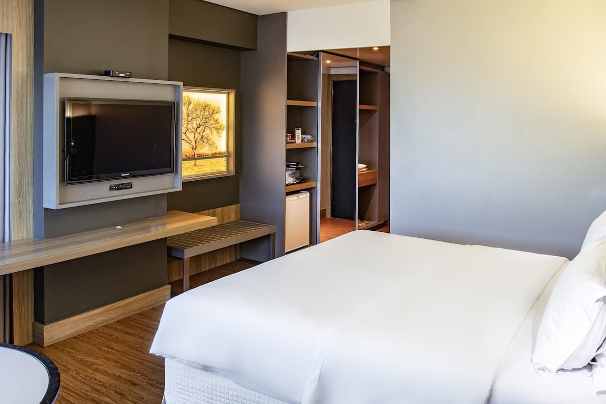 Privilege, Apartamento, 1 cama King | 1 quarto, frigobar, cofres nos quartos, escrivaninha