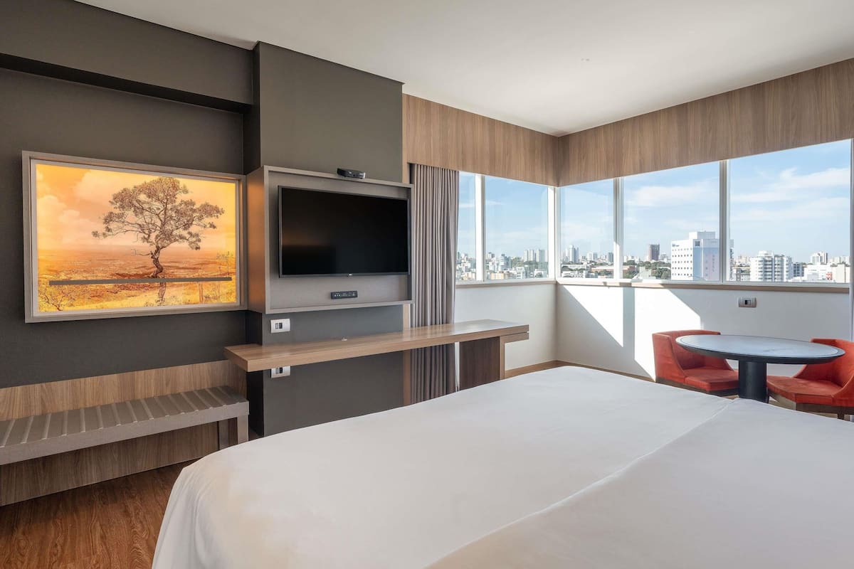 1 bedroom, minibar, in-room safe, desk