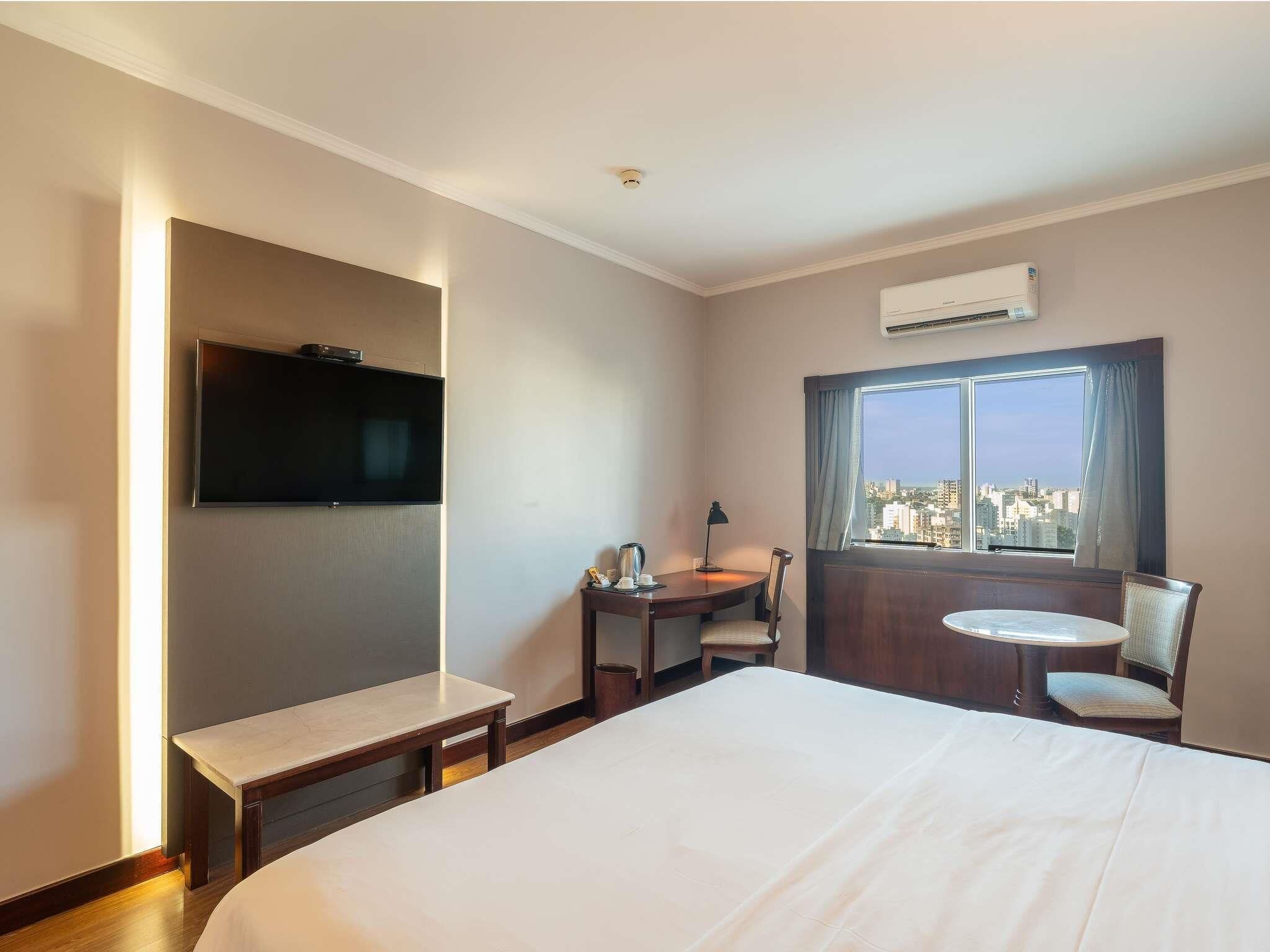 Classic Apartment, 1 Double Bed | 1 bedroom, minibar, in-room safe, desk