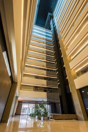 Interior entrance. Mercure Uberlândia Plaza Shopping