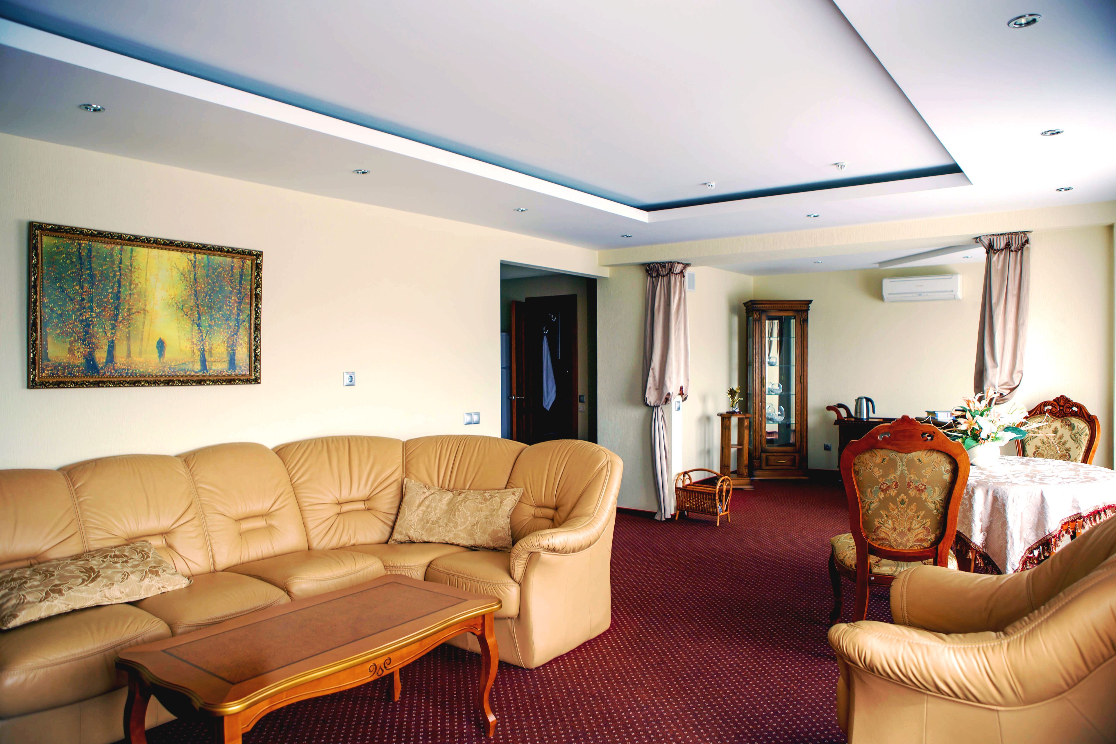 suite, 1 bedroom, 2 bathrooms | living room | tv