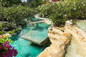 14 outdoor pools