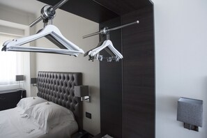 Chambre Double Classique | Minibar, coffres-forts dans les chambres, décoration personnalisée