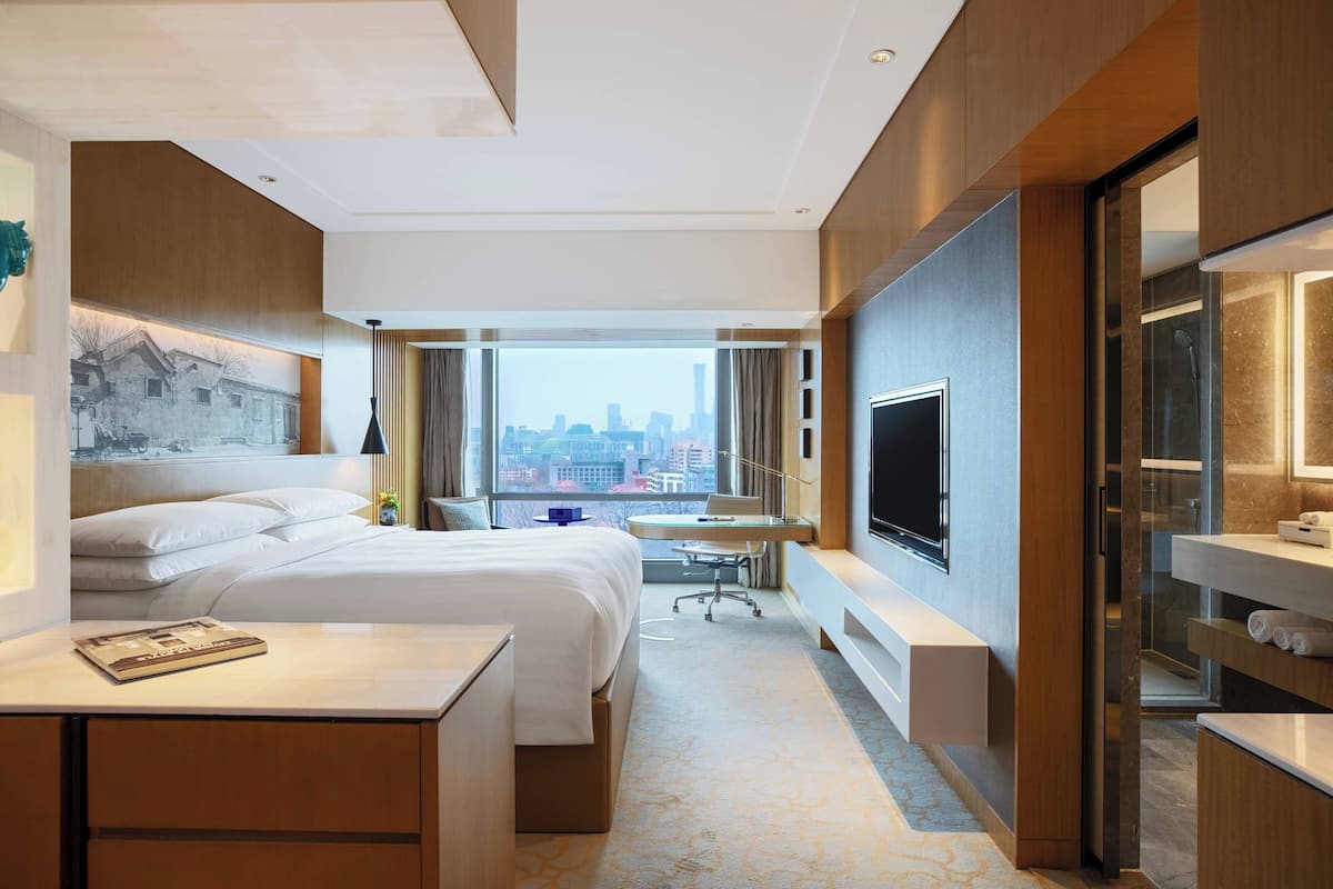1 bedroom, premium bedding, down comforters, minibar