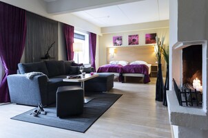 Tabla de planchar con plancha, cunas gratuitas y wifi gratis 