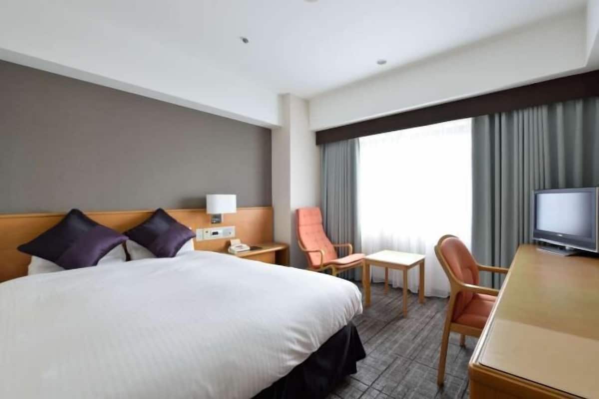 In-room safe, desk, blackout curtains, soundproofing