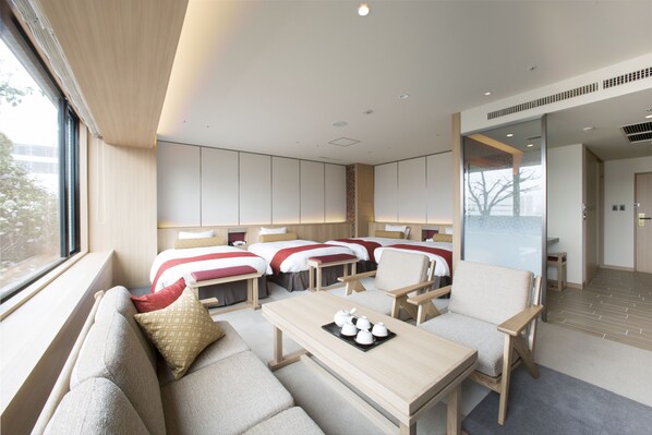 房內夾萬、書桌、遮光窗簾/窗簾、隔音