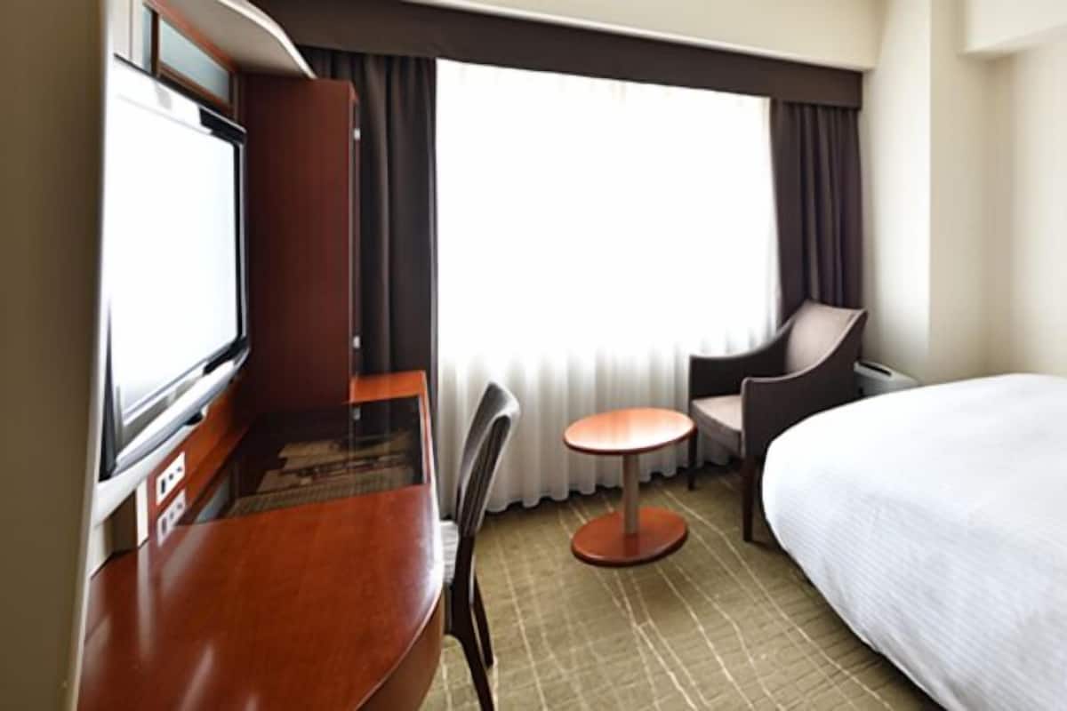 In-room safe, desk, blackout curtains, soundproofing