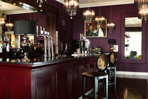 Bar (in der Unterkunft)