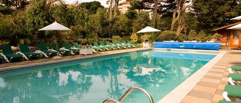 Indoor pool, outdoor pool