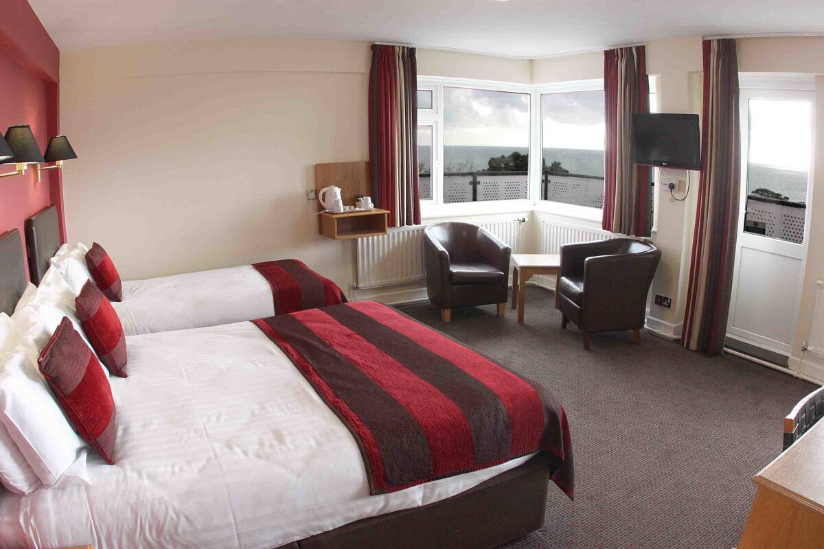 Sea View Family room with Balcony | Hypo-allergenic bedding, cots/infant beds, rollaway beds, free WiFi