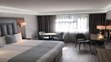Deluxe Room, 1 King Bed, Non Smoking (Converts to 2 Twin Beds) | Desk, laptop workspace, iron/ironing board, free WiFi