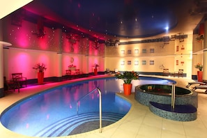 Piscine intérieure